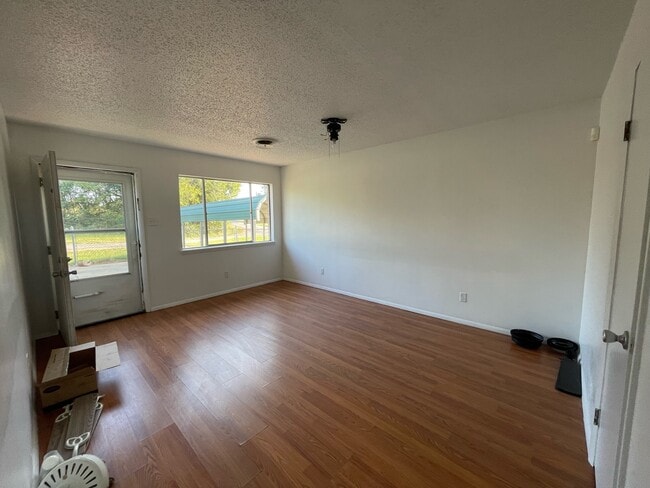 Building Photo - 102 Butler Ave