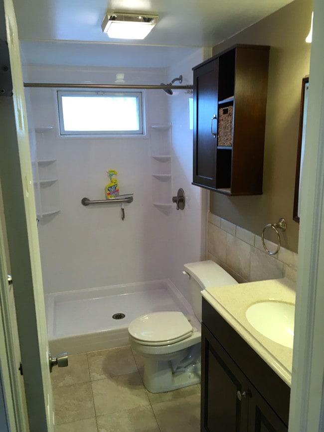 Full Bathroom - 1294 Vestal Ave