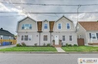 Building Photo - 607 Almon Ave