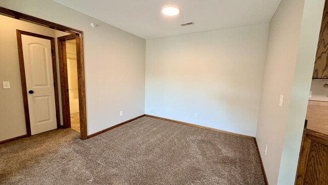 Building Photo - 1301 Tracy Ave