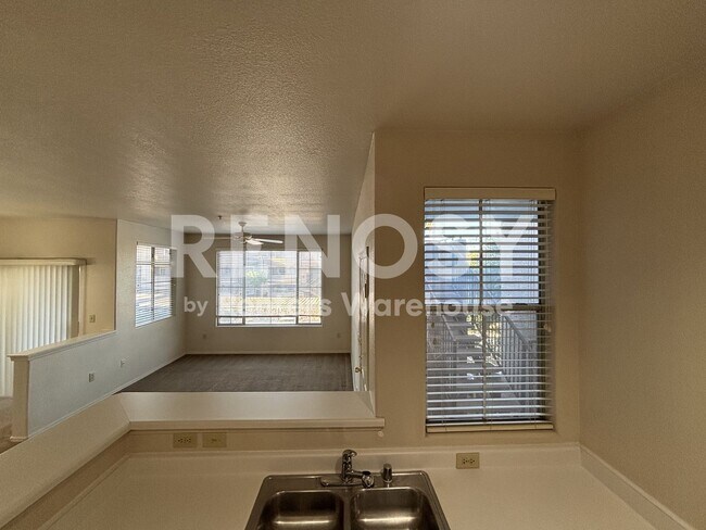 Building Photo - Beautiful Condo The Cliff At North Mountain!