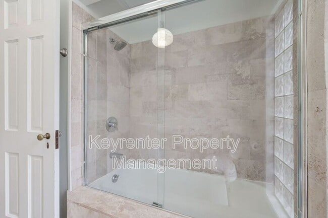 Building Photo - 612 NW 37th St