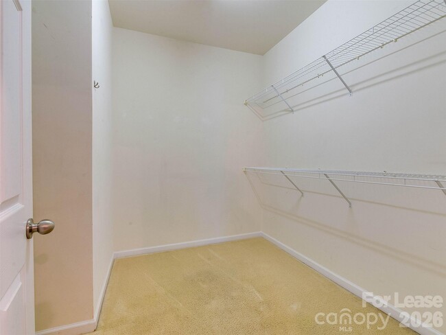 Building Photo - 8164 Bridgegate Dr