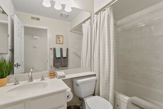 Building Photo - Beautiful Furnished Home in Seaside Villas Near Doheny Beach!