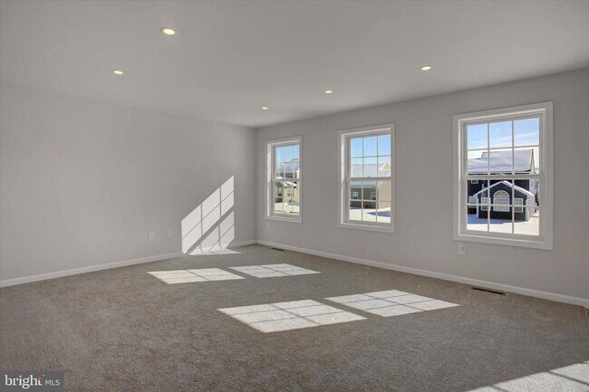 Building Photo - 601 Exeter Ln