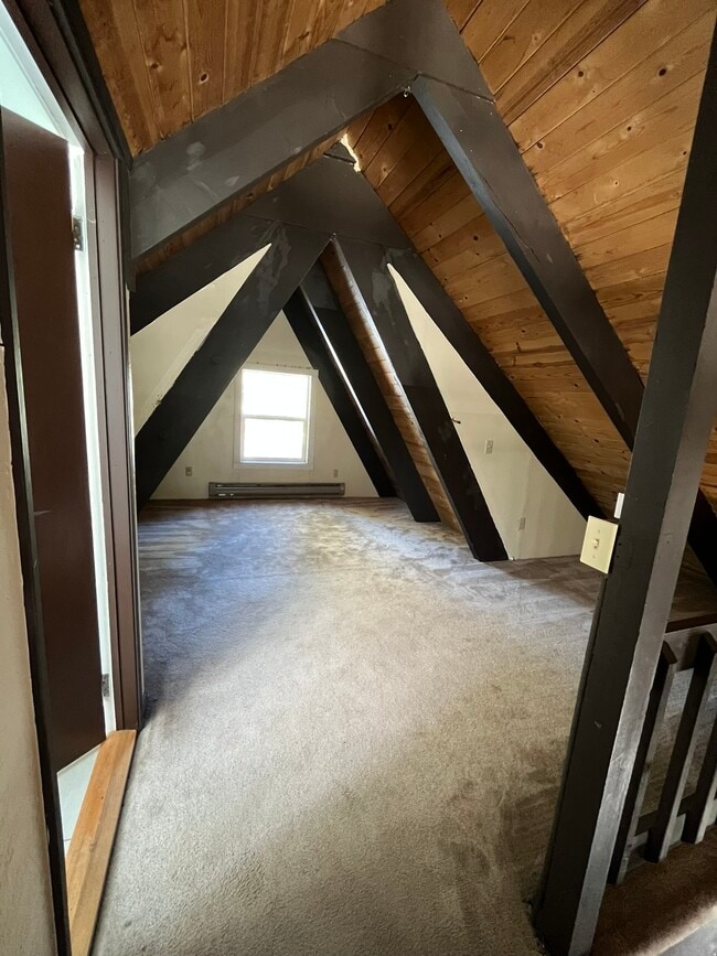Building Photo - 1079 Modoc Way