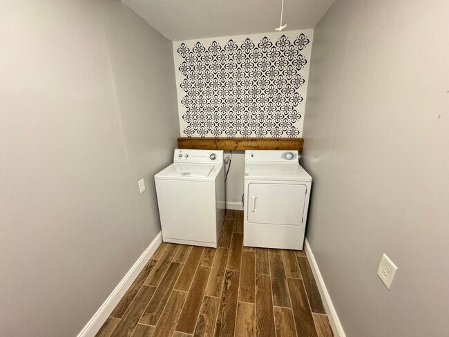 Building Photo - Three Bedroom Ranch Home in Garner