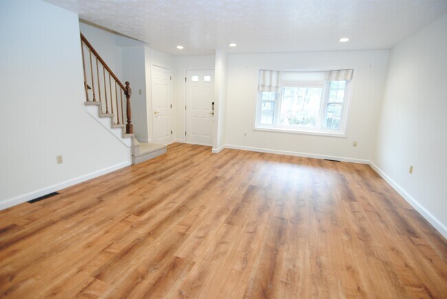 Building Photo - 5 Cadogan Way