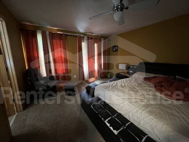 Building Photo - Available Now! Amazing Townhouse 3 Bedroom...