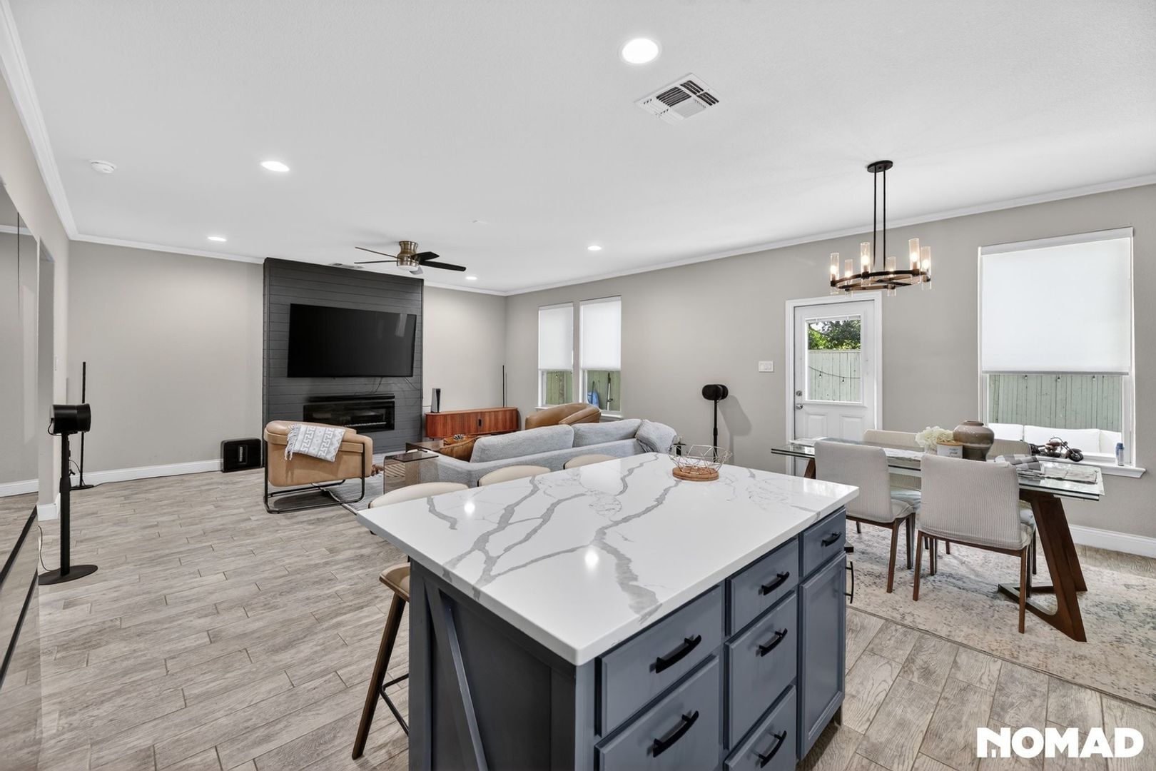 Building Photo - 417 Ln Dera Dr