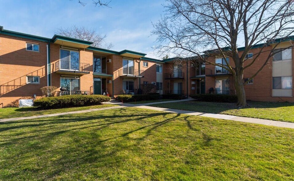 Building Photo - 1968 Axtell Dr