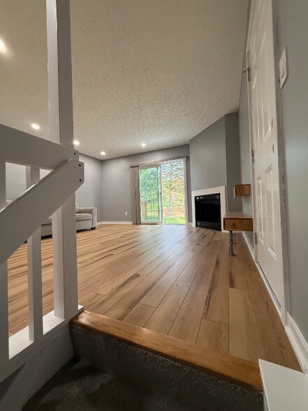 Building Photo - 218 Glenkirk Dr