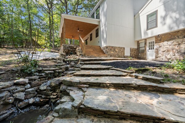 Building Photo - 9345 Rocky Woods Dr