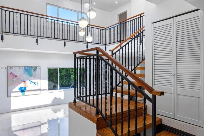 Building Photo - 1651 SW 13th Ave