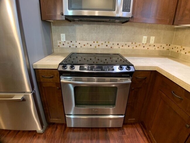 Building Photo - 45 Central Unit - 2 Bedrooms, 2 baths, 988 Sq. Ft.