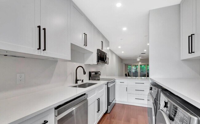 Building Photo - 1140 Mahogany Way