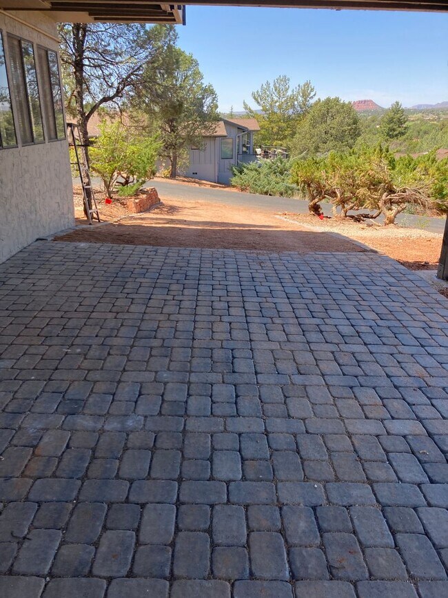 Building Photo - Spectacular, Panoramic Red Rock Views in West Sedona