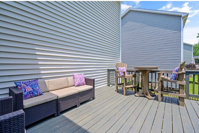 Building Photo - 155 Rossell Park Cir