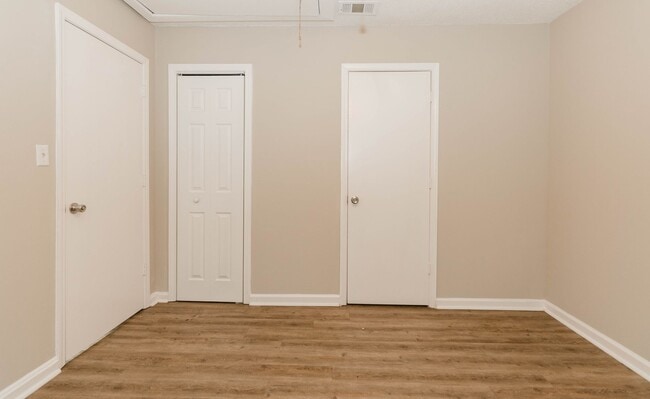 Building Photo - 2780 Hall Dr SE