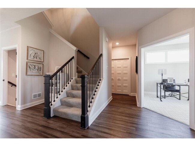 Building Photo - 1811 Fallbrooke Dr