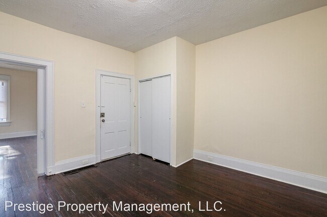 Building Photo - 2413 W Clifton Ave