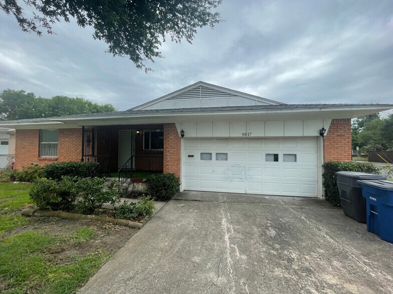 Primary Photo - 9317 Rustown Dr