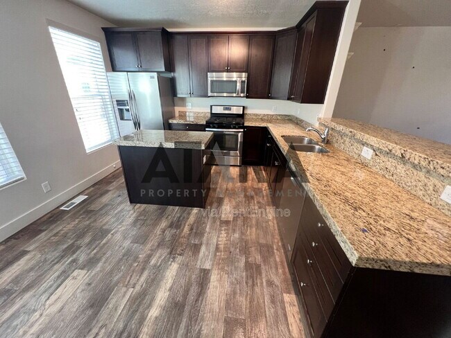 Building Photo - 713 Kirkbride Ave