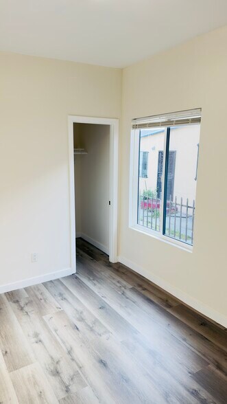 Building Photo - 1162 E 46th St