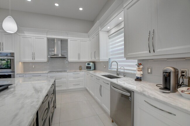 Building Photo - 19211 N Creekshore Ct