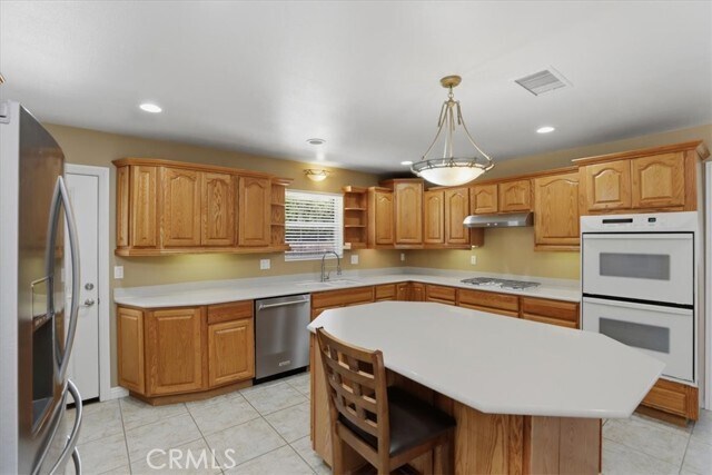Building Photo - 16540 Wagon Wheel Dr