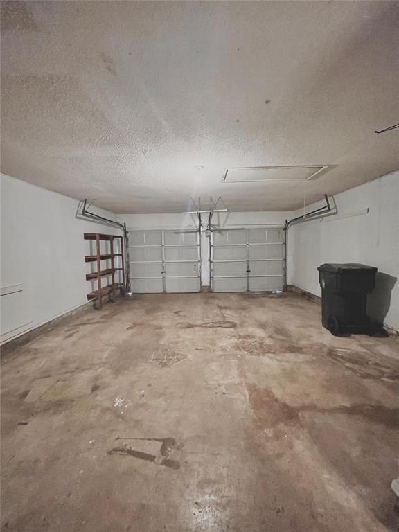 Building Photo - 2124 Allenhurst St