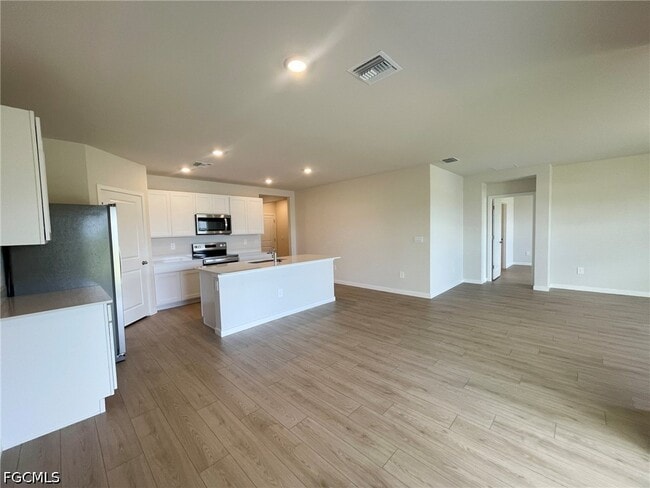 Building Photo - 1321 NE 9th St