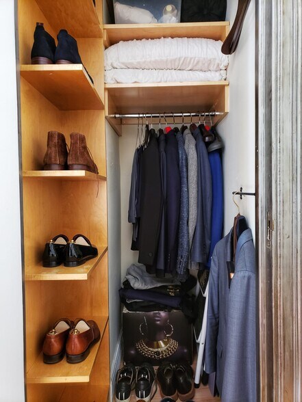 Building Photo - 227 E 57th St