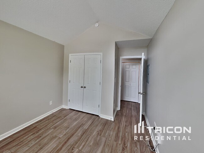 Building Photo - 7205 Spanglers Spring Way