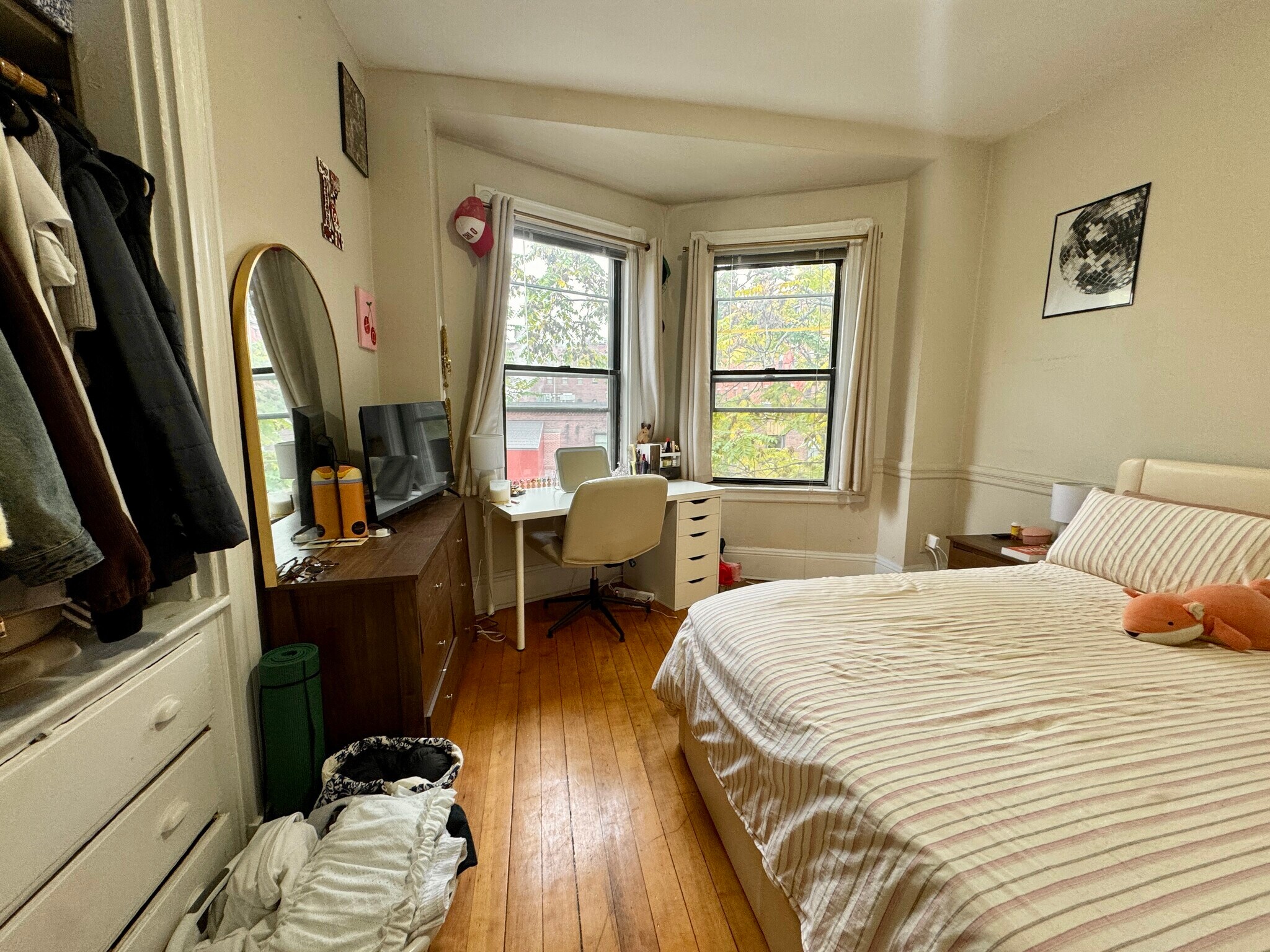 Building Photo - 614 Columbus Ave