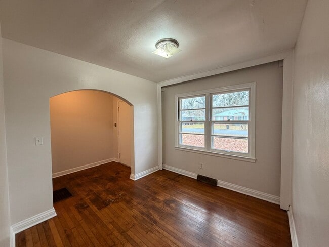 Building Photo - Brick 3/1.5 House in West Rome- $1,250