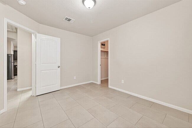 Building Photo - 19339 Vermillion Ct