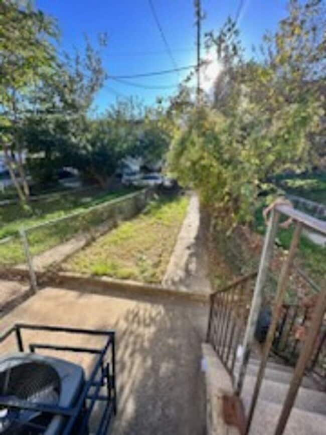 Building Photo - Affordable rowhome close to downtown Baltimore!