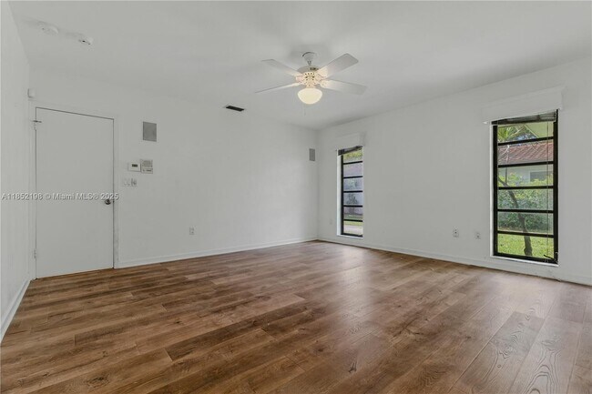Building Photo - 17900 SW 77th Ave