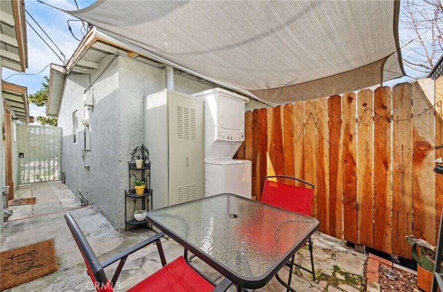 Building Photo - 336 Chester St