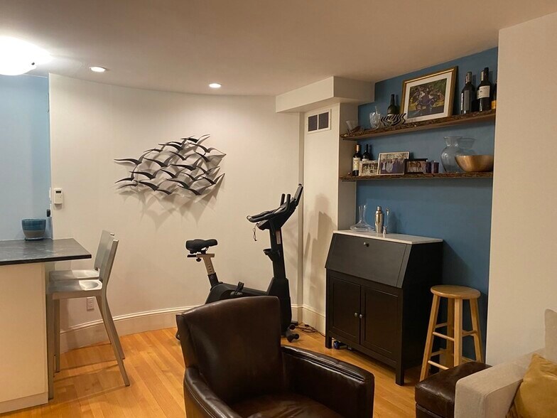 Building Photo - 89 Warren Ave