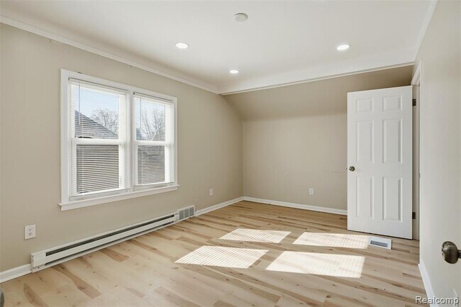 Building Photo - 2045 N Elizabeth St