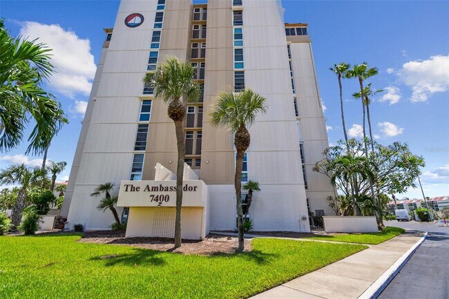 Building Photo - 7400 Sun Island Dr S