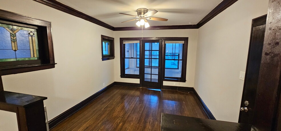 Building Photo - 3819 N Drake Ave