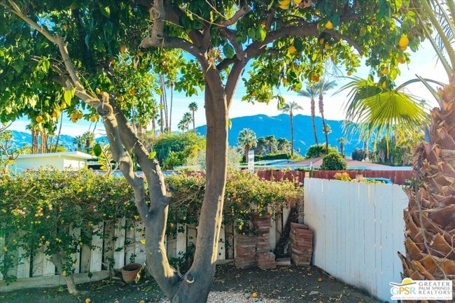 Building Photo - 40851 Bob Hope Dr