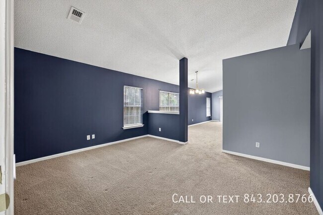 Building Photo - 133 2 Pond Loop