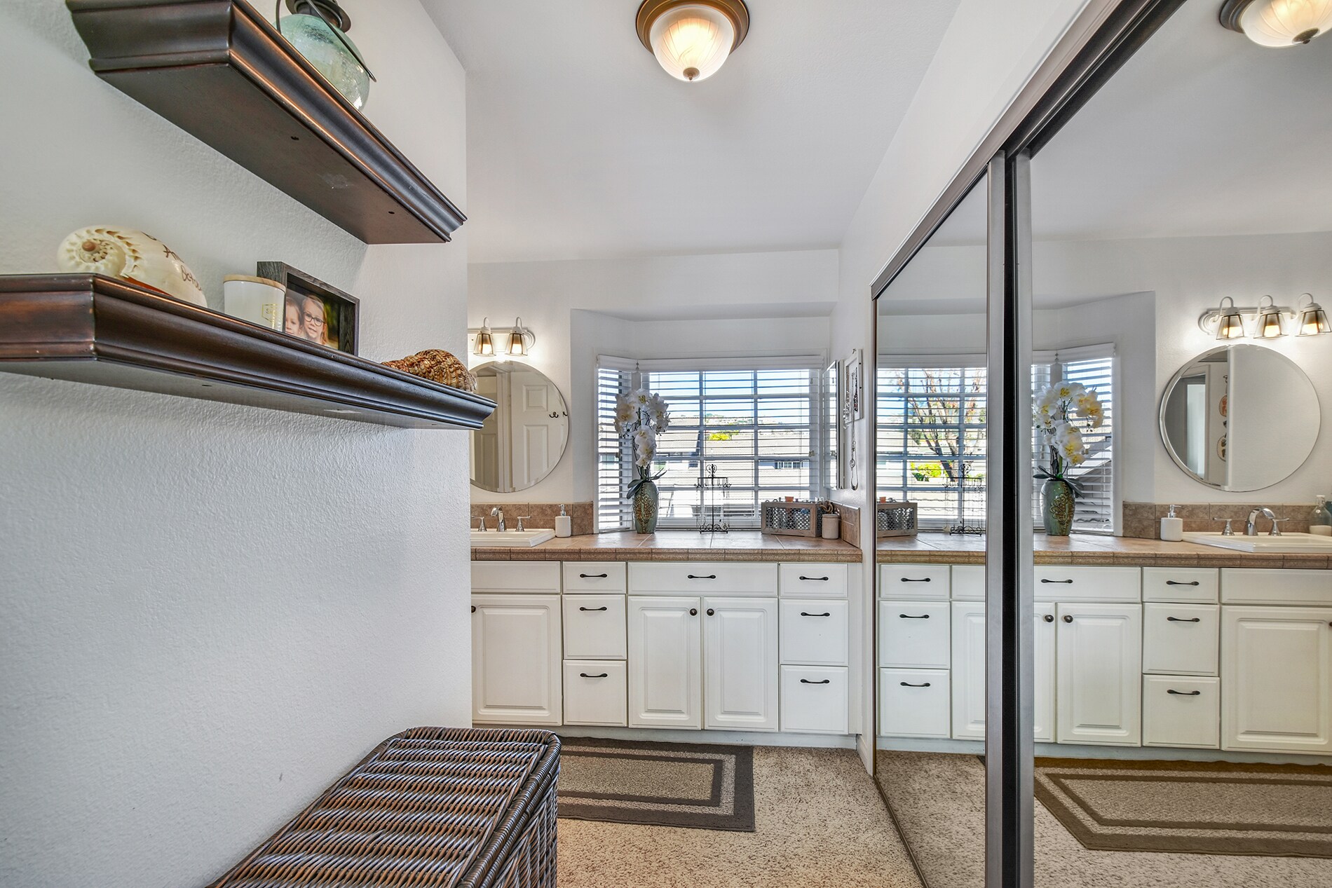 Building Photo - 385 Calle Borrego