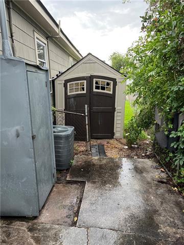 Building Photo - 3803 Derbigny St