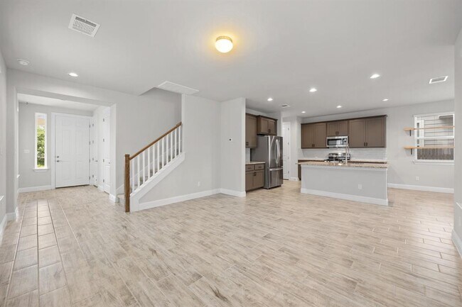 Building Photo - 173 Riverhill Dr