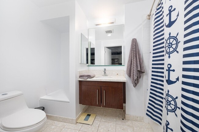 Building Photo - 1BD/1BATH Perfectly situated 1 bedroom condo for rent in Downtown!
